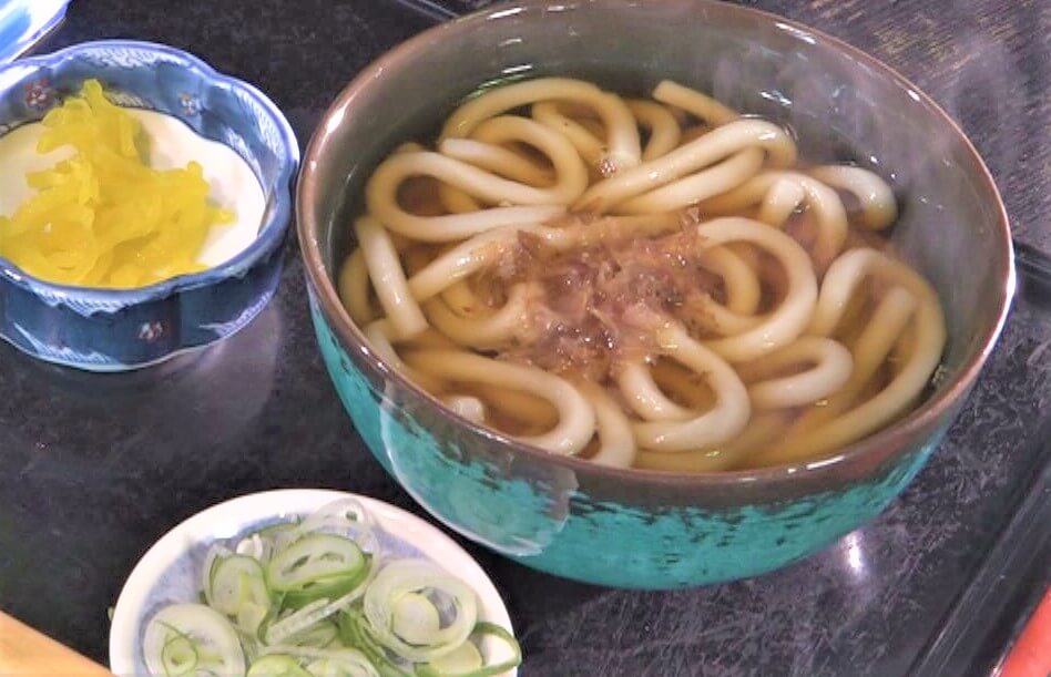小鉢やライス付きの「かけうどんランチ」が490円! 愛知県武豊町のお値打ちグルメをご紹介