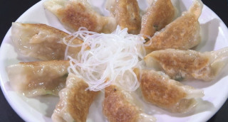 1日で7000個を売り上げる！？1位は“ひだを作らない”肉汁たっぷりの焼き餃子！名古屋で100人に調査した「焼きギョーザ総選挙TOP5」！