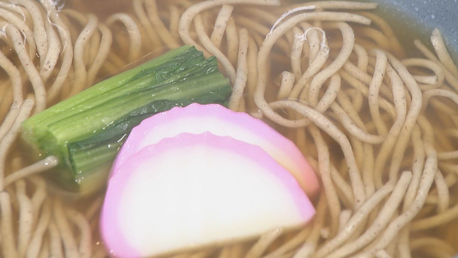 衝撃の埋もれ理由は、まさかのメニューに載っていないから!?知る人ぞ知る「和食麺処 サガミ」のレアメニュー「大海老天ぷらそば【松】」って?