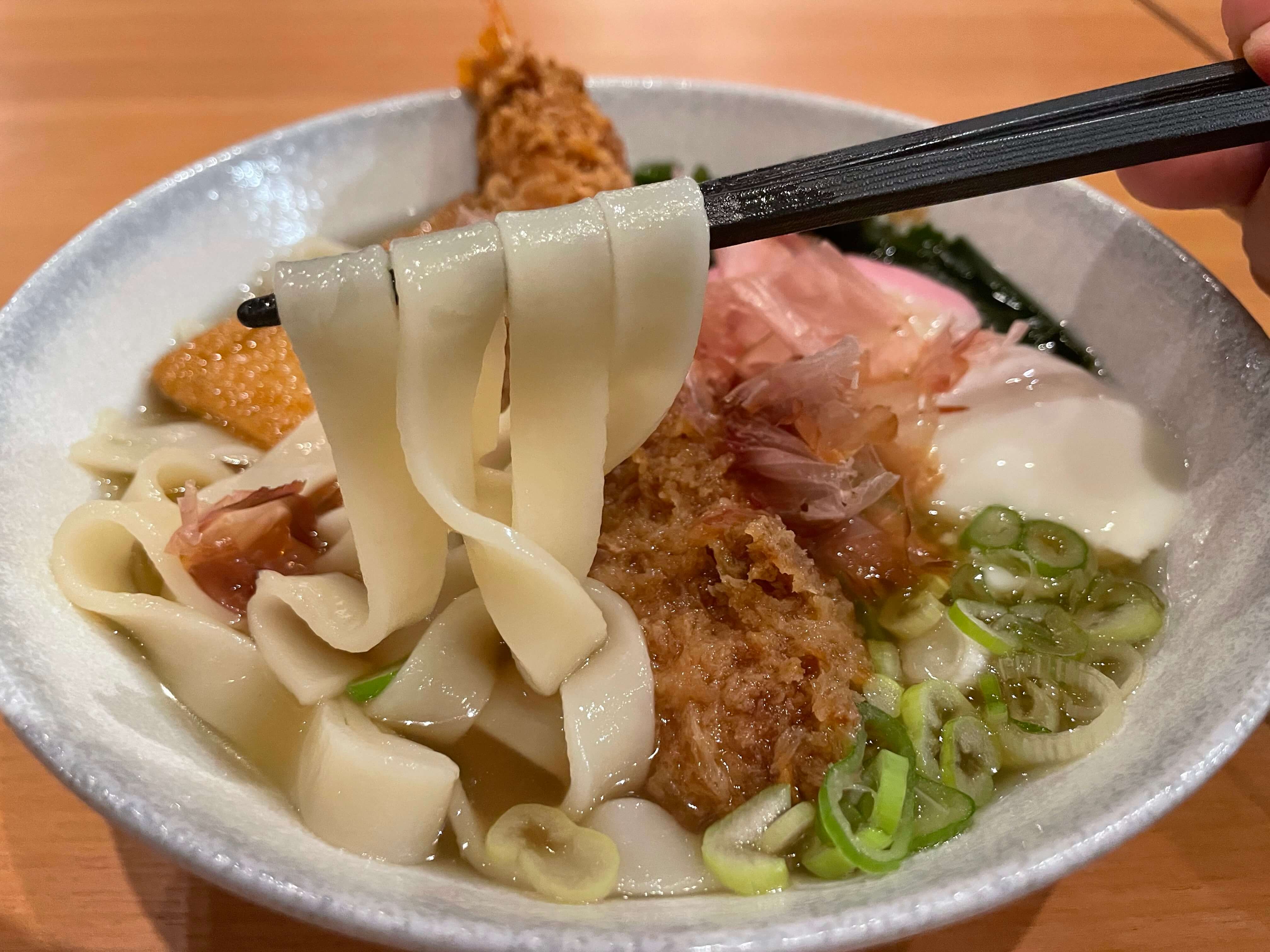 きしめんにエビフライ!?アスナル金山で名古屋めしを存分に楽しめる居酒屋「てしごと家」