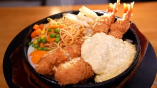 40本のエビフライをタワーに!? 1本あたり110円の激安や食べ放題も! 愛知県で愛される驚きの「エビフライメニュー」7選