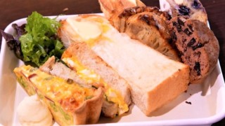 パン7種類がサービス!?まさかの「食パン1斤付き」も!岐阜市の超お得なモーニングを大調査