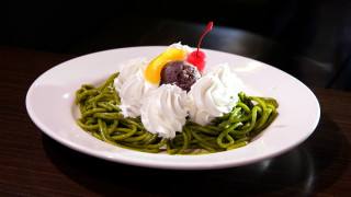 ホイップクリームたっぷりの甘いスパゲティ!? 全国からお客が集まる人気喫茶店の名物に驚き!500円で食べられるバイキング形式の食べ放題モーニングも
