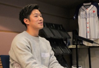 ピンチに絶妙なタイミングでマウンドへ寄り添う、ドラゴンズ京田陽太の心配り