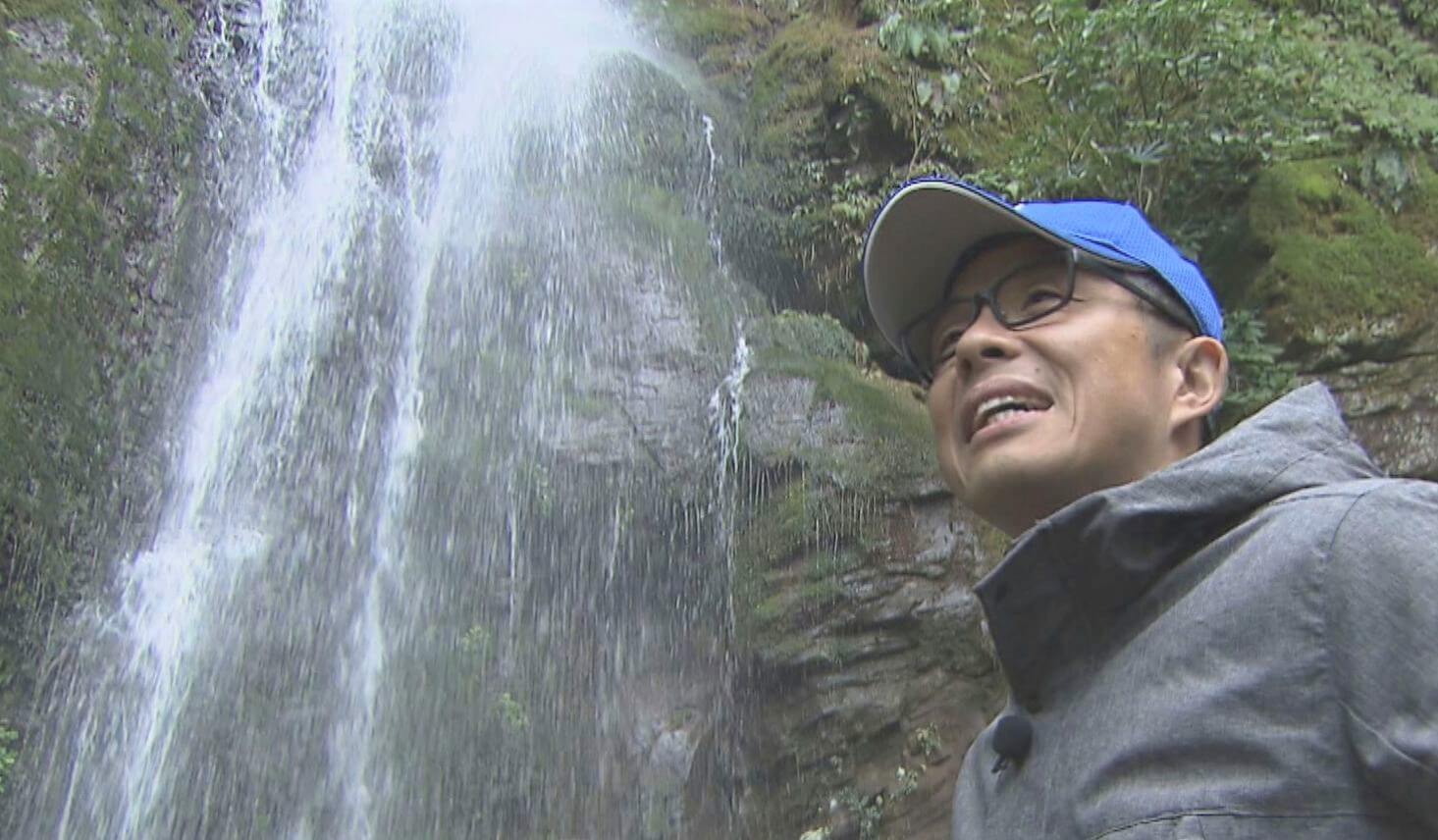 「今年のドラゴンズは手強そう」 落差33メートル滝で優勝祈願! CBC若狭アナが鳥取県で龍にまつわるスポット巡り