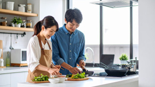 距離を縮めるコツは“味噌”にあり？婚活のプロに聞くおうちデートで距離が縮まる5つのポイント