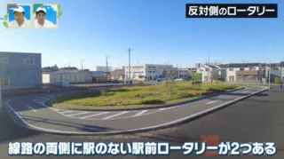 駅がないのに“駅前ロータリー”！？　橋桁を貫く歪な八角形の歩道橋も　愛知にある「奇道」を巡る旅