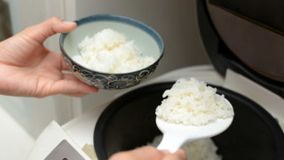 電気炊飯器は日本で誕生した！白く輝くご飯の向こうに浮かぶ開発魂の笑顔