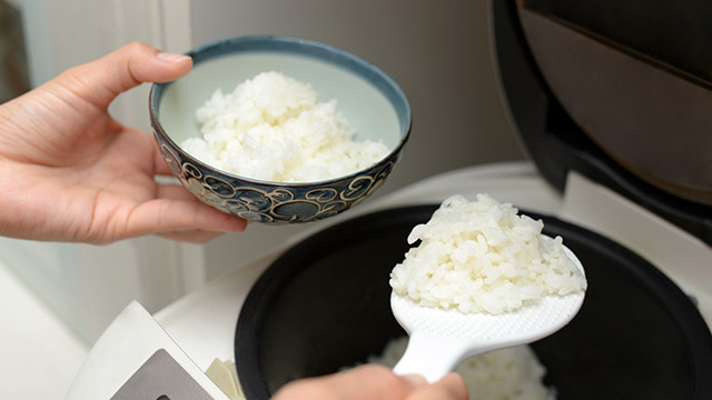 電気炊飯器は日本で誕生した!白く輝くご飯の向こうに浮かぶ開発魂の笑顔