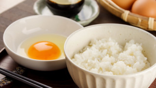 卵ごはんの茶碗を持つ手が重い？鶏卵の高騰が続く2つの理由と今後
