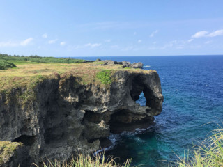 沖縄で平和の大切さを語るガイドがピンチ！コロナ禍で修学旅行が激減