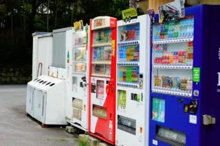 自動販売機はじめて物語～コーラとコーヒーが日本での歴史を開拓した！