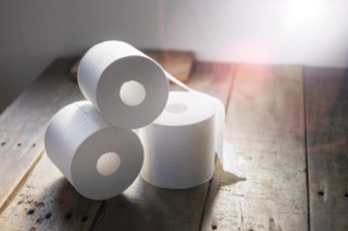 「トイレットペーパー」究極の開発史～二重、香り、保湿、そして来客用も登場！