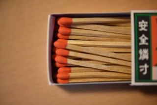 最近「マッチ」で火を点けましたか？趣味で箱を集める人もいた暮らしの必需品