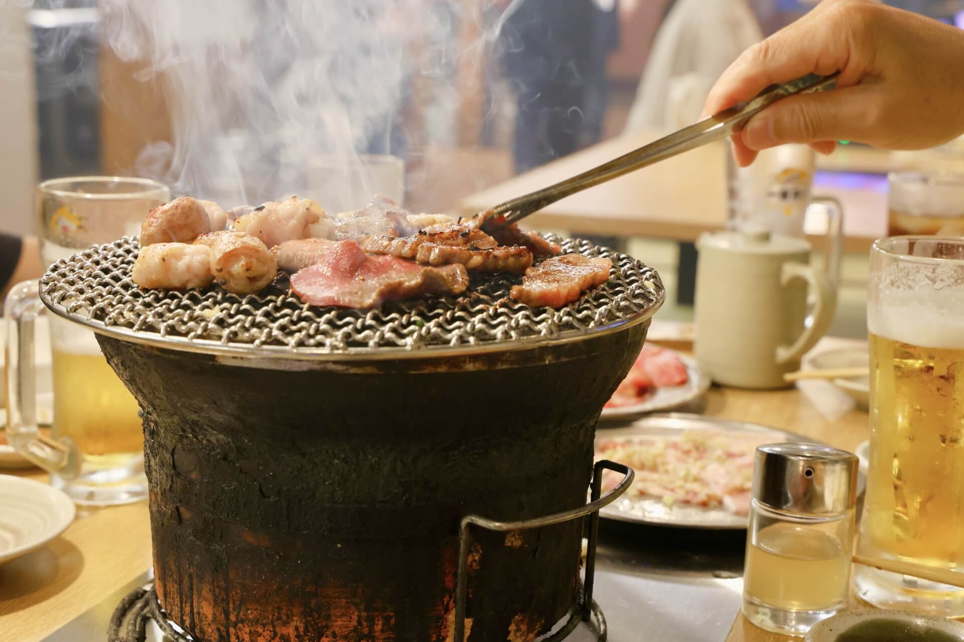 焼肉店そして洋菓子店が過去最多の倒産、飲食店に何が起きているのか?