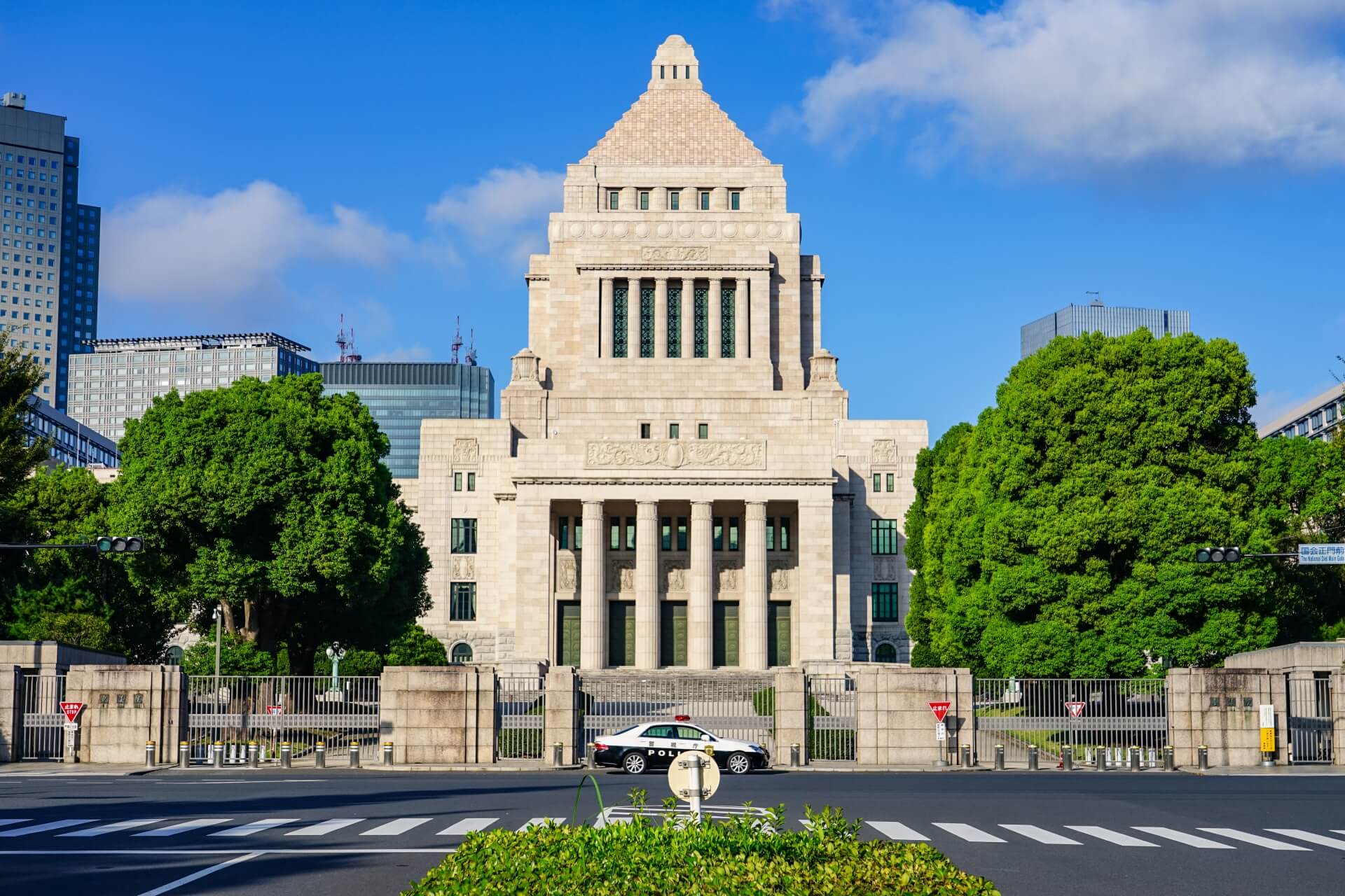 “民意”が漂流する夏、退陣?続投?揺れ続ける石破政権から考える沖縄への思い