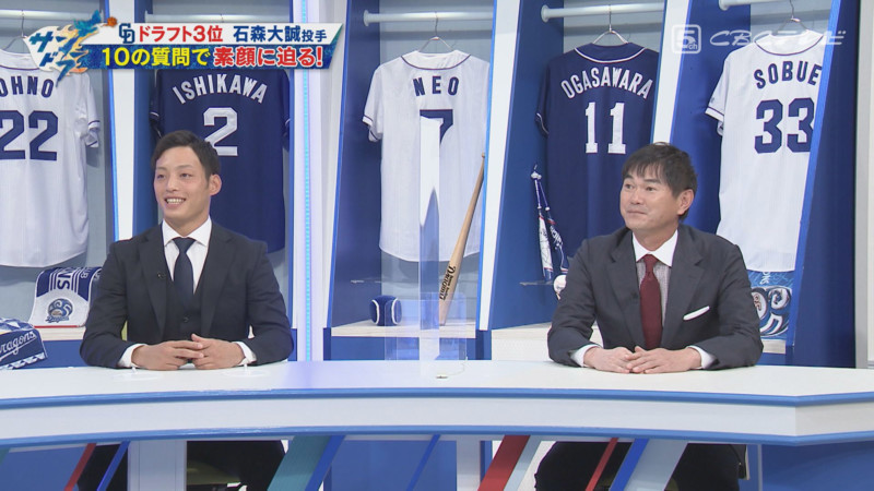 「サンデードラゴンズ」に出演する石森大誠投手と岩瀬仁紀さん©CBCテレビ