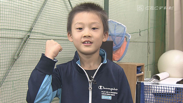 これはムリだ…『絶対返せない技』持つ天才卓球少年がいた 7歳で日本代表・小林右京の超絶スピン