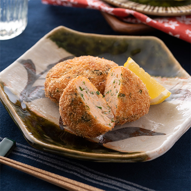秋鮭とはんぺんのすり身揚げ