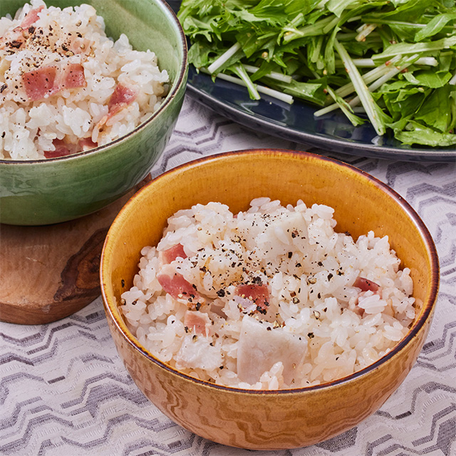 里芋のガーリックバター炊き込みごはん・水菜のマスタードあえ