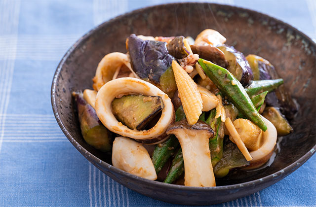 いかと夏野菜のみそ炒め