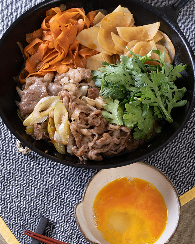 牛肉とじゃが芋のすき焼き