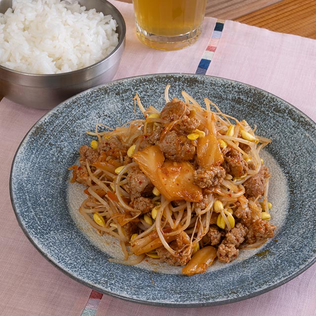 豚ひき肉と豆もやしのキムチ炒め
