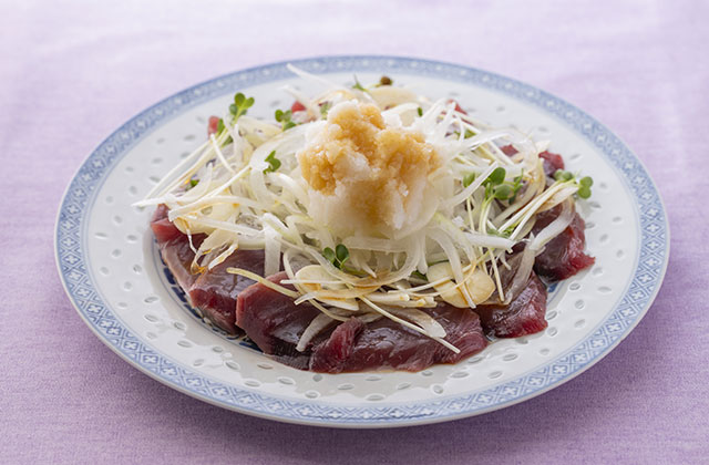 かつおと新玉ねぎの中華風サラダ