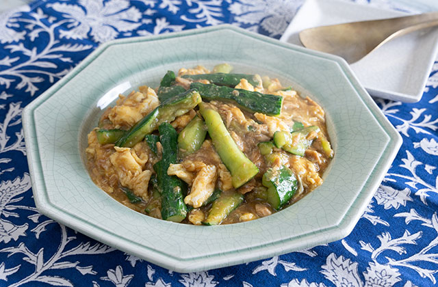 ツナときゅうりのカレー卵炒め