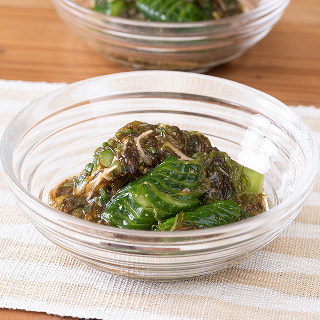 めかぶともずく、蛇腹きゅうりのキムチ風