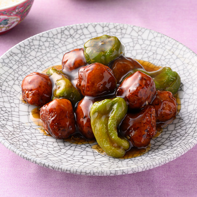肉だんごと丸ごとピーマンの甘酢あん