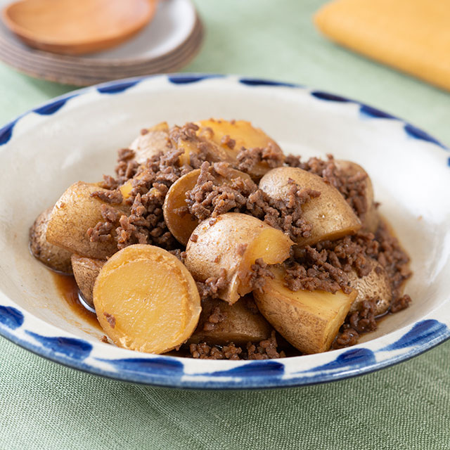 牛そぼろの肉じゃが