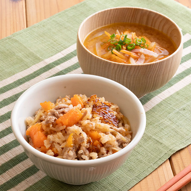 くずしにんじんの炊き込みごはん・にんじんとベーコンのみそ汁