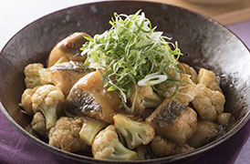 たらとカリフラワーの甘酢炒め