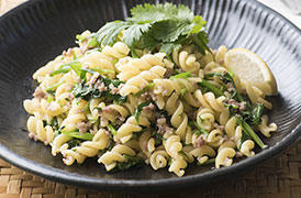 パクチーのそぼろパスタ
