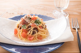 かつおのたたきとトマトの冷製パスタ