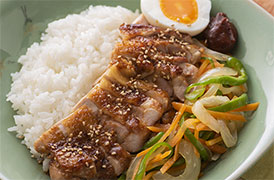 甘辛チキンのピビンパ風