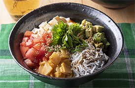 アボカドやっこ丼・梅干しとのりのお吸いもの