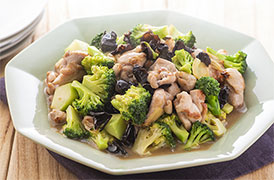 鶏肉とブロッコリーの五香炒め