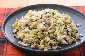 白菜漬けと豚バラの塩昆布炒め
