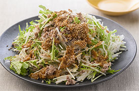 そぼろと水菜のしょうがみそ大根サラダ