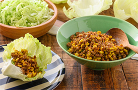 とうもろこしと豚肉のレタスカップ