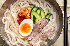 うどんの韓国冷麺風
