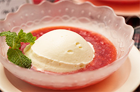 いちごソースのレアチーズ