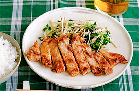 豚肉の柚子こしょうごまドレ焼き