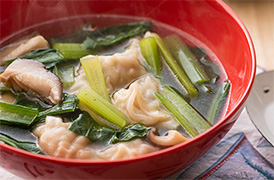 青菜とワンタンのスープ煮