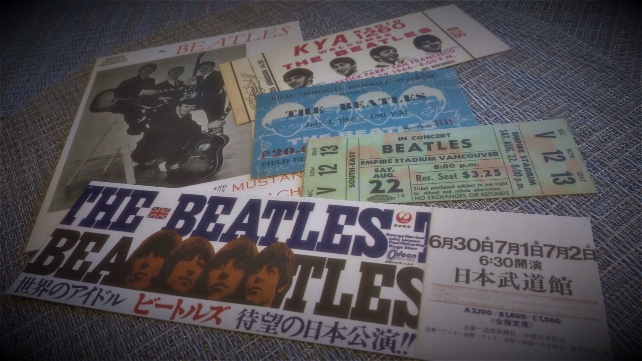 筆者所有:ライブ公演のパンフレットとチケット(レプリカ)©CBCテレビ