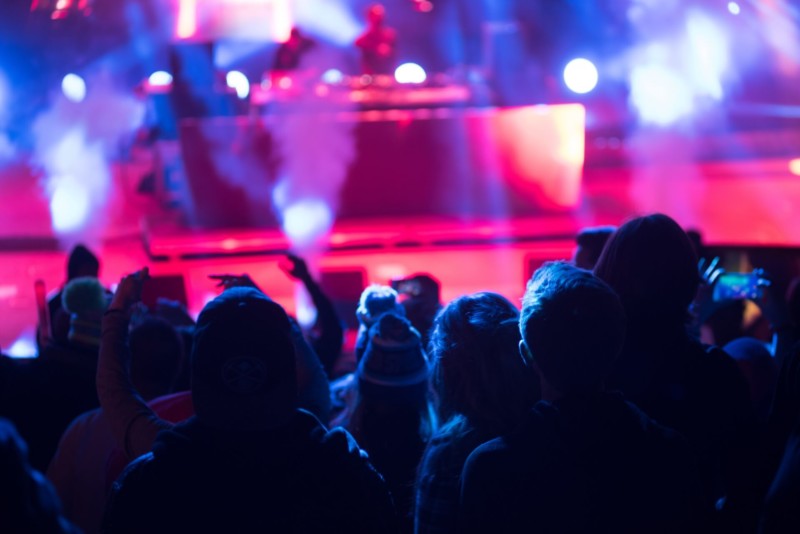 CBCテレビ:画像『写真AC』より「ライブのイメージ」